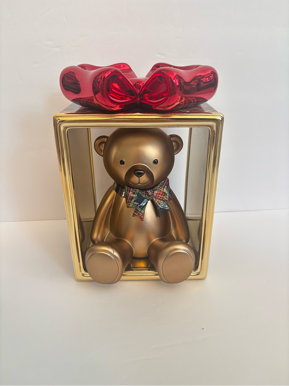 Bath & Body Works Christmas Teddy Bear Present Pedestal Candle Holder IN HAND
